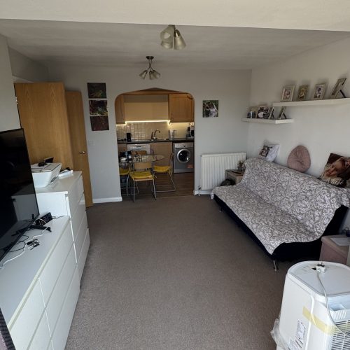 2 Bedroom Apartment with 2 Bathrooms Balcony underground parking Greenford UB6 0AJ