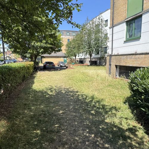 2 Bedroom Apartment with 2 Bathrooms Balcony underground parking Greenford UB6 0AJ
