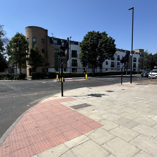 2 Bedroom Apartment with 2 Bathrooms Balcony underground parking Greenford UB6 0AJ