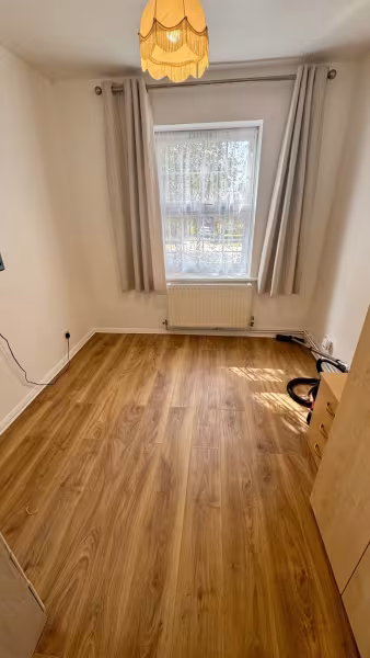 2 BEDROOM APARTMENT TO LET HARROW ROAD WEMBLEY HA0 2QY with parking and communal gardens