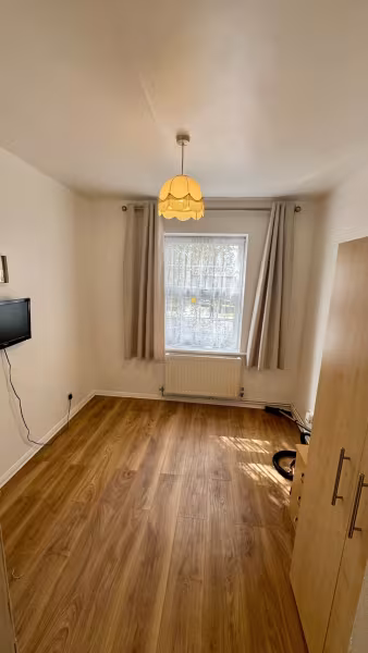 2 BEDROOM APARTMENT TO LET HARROW ROAD WEMBLEY HA0 2QY with parking and communal gardens