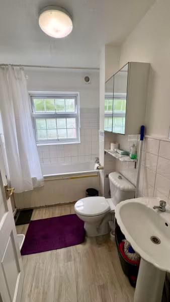 2 BEDROOM APARTMENT TO LET HARROW ROAD WEMBLEY HA0 2QY with parking and communal gardens