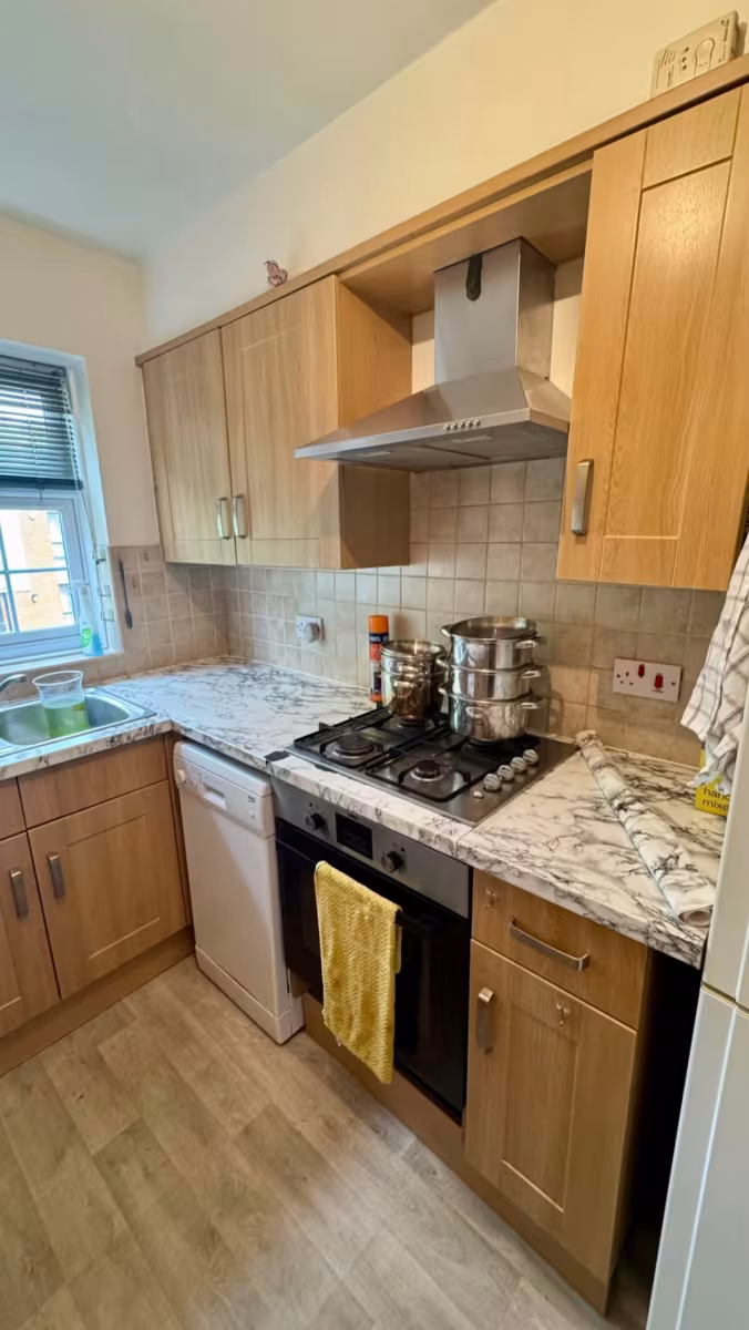 2 BEDROOM APARTMENT TO LET HARROW ROAD WEMBLEY HA0 2QY with parking and communal gardens