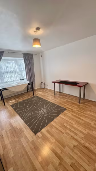 2 BEDROOM APARTMENT TO LET HARROW ROAD WEMBLEY HA0 2QY with parking and communal gardens