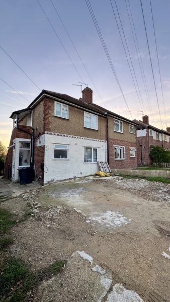 Carr road, London, UB5