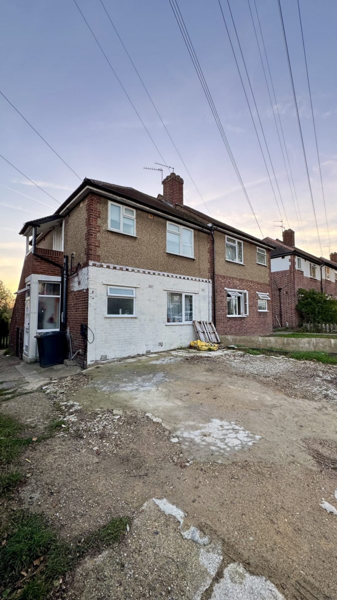 Carr road, London, UB5