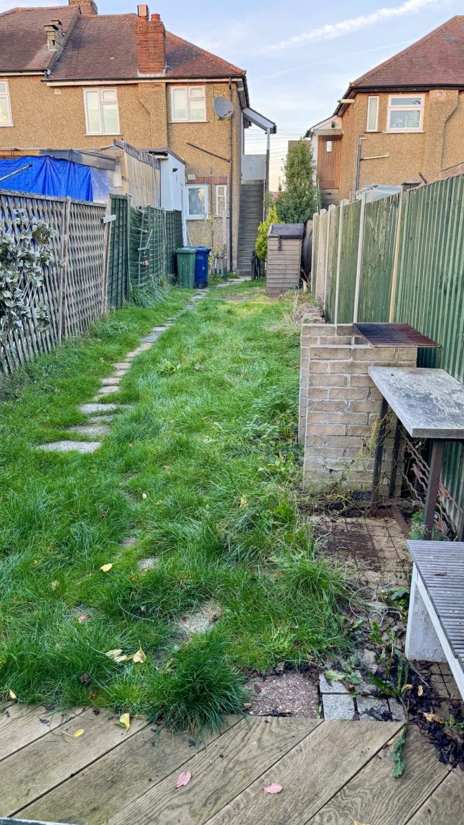 Carr road, London, UB5